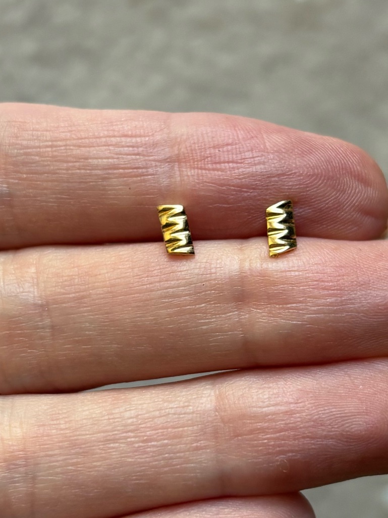 Bony Levy Minimal Gold Zigzag Stud Earrings For Women
